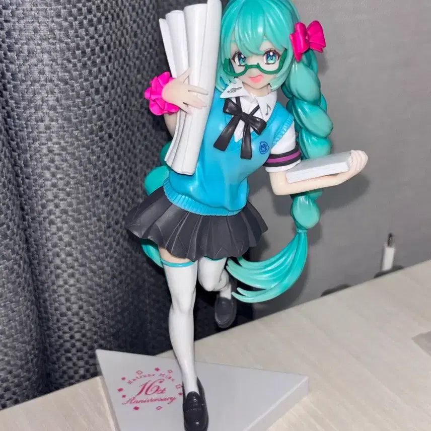 [BUNJANG] Hatsune Miku 2016 School Uniform Version Figure / [급전] 하츠네 미쿠 2016 교복 버전 피규어