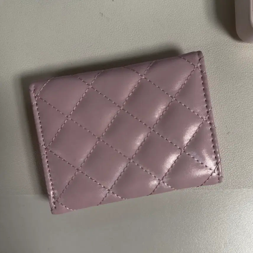 [BUNJANG] Sanrio Hello Kitty Quilting Bifold Wallet / 헬로키티 퀄팅 반지갑