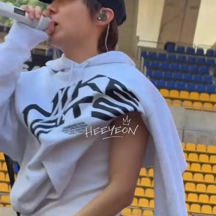[BUNJANG] Nike x BTS Collaboration Hoodie Grey Size S / 나이키 BTS 후디티  s 95  새상품