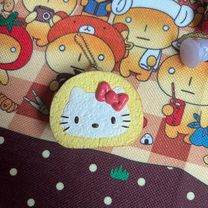 [SOLD OUT] 헬로키티 고전 스퀴즈 키링 케이크