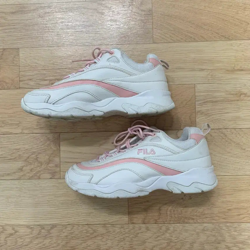 [BUNJANG] Fila Ray Sneakers Size 245 / 휠라 레이 운동화 245
