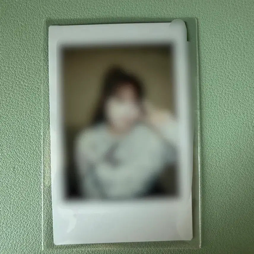 [BUNJANG] Yena Signed Polaroid / 최예나 사인 폴라로이드