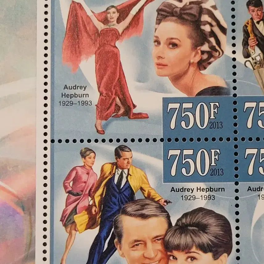 [BUNJANG] Audrey Hepburn 20th Anniversary Commemorative Stamp / 2013년 미국 할리우드 스타 오드리햅번서거 20주년기념 우표Audre
