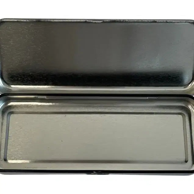 [BUNJANG] Attack on Titan Levi Pencil Case Tin Case (B-Grade) / [하자][고전] 진격의 거인 리바이 필통 틴케이스3