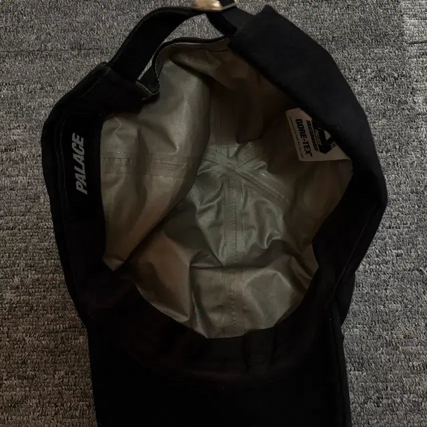 [BUNJANG] Palace Gore-Tex Black Denim 6-Panel Cap / 팔라스 고어텍스 블랙데님 6패널 캡