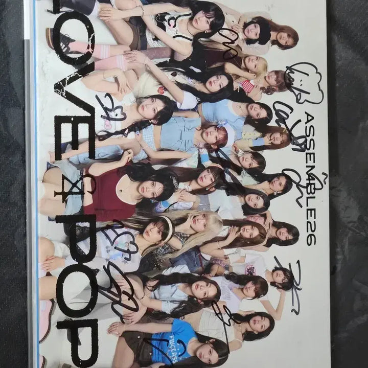 [BUNJANG] tripleS Love &amp; Pop Signed Album / 트리플에스 러브앤팝 비매 싸인 앨범
