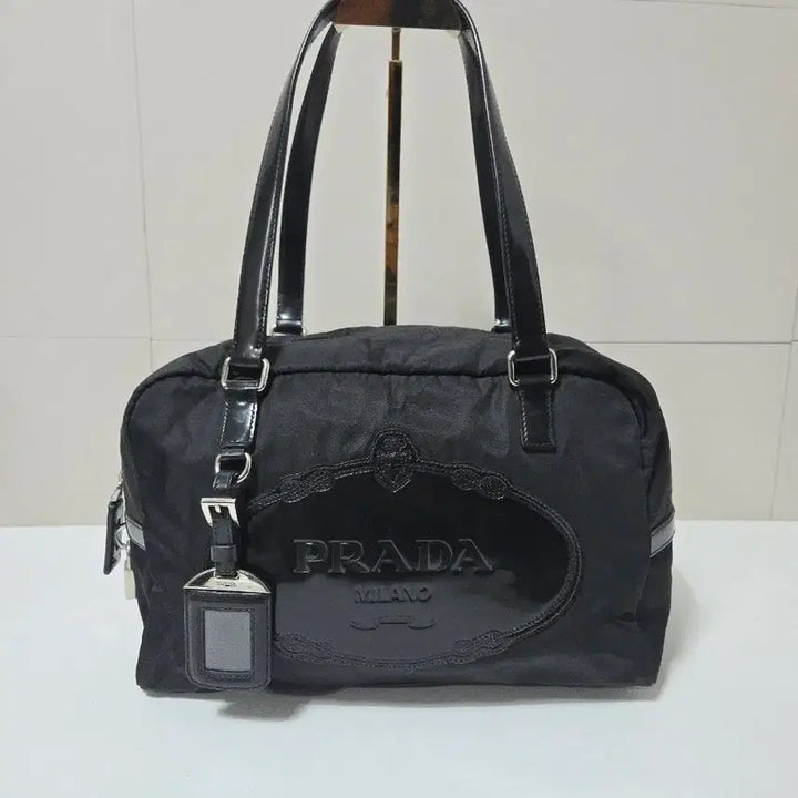 [SOLD OUT] 프라다 데수토 블랙 로고 숄더백