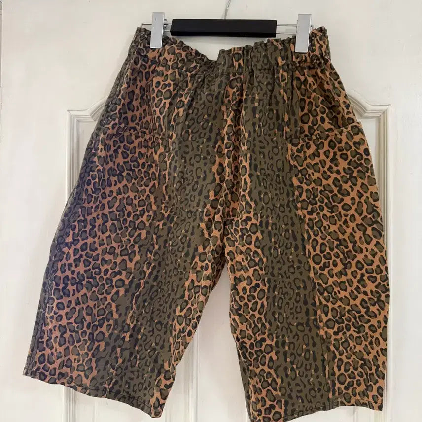 [SOLD OUT] 남2서8 레오파드 패턴 숏팬츠