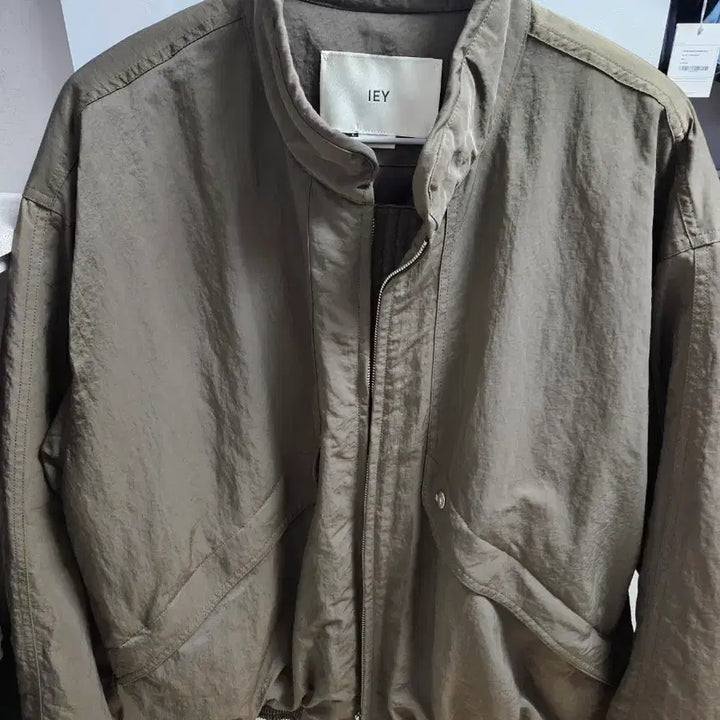 [SOLD OUT] 이에이 점퍼 카키