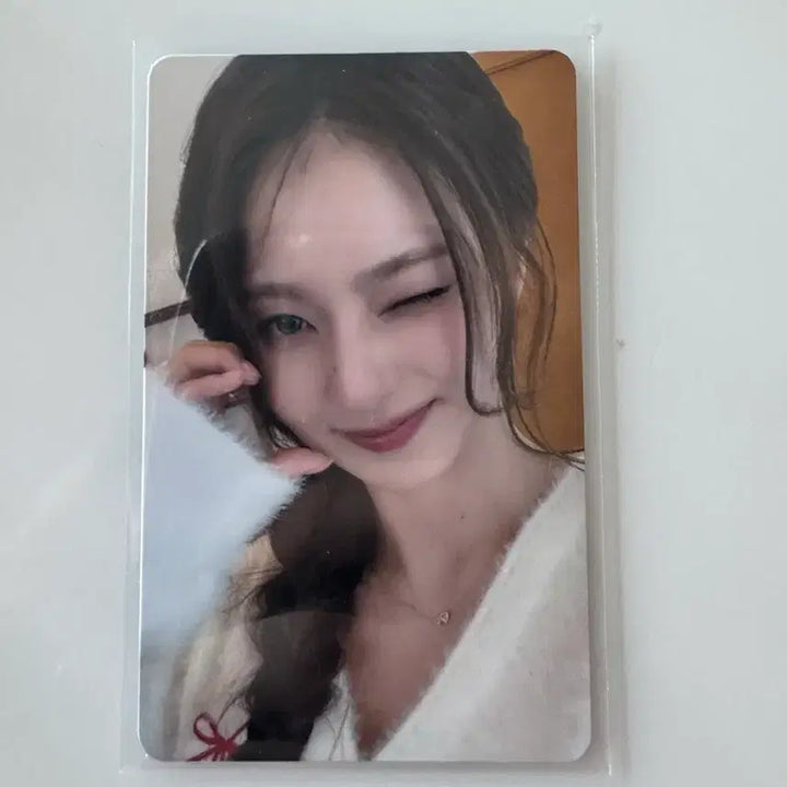 [BUNJANG] fromis_9 Lee Nagyung Tokyo Pouch Photocard / 프로미스나인 이나경 도쿄 파우치 포카 팝니다