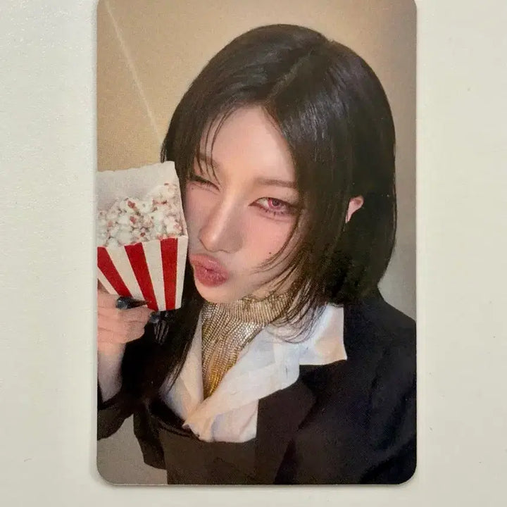 [BUNJANG] XLOV Louis "Movie Date" Photocard / XLOV 엑스러브 LUI 루이 영화관데이트 포카 미공포 poca
