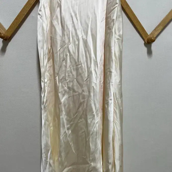 [BUNJANG] Unicon Satin Skirt S / 유니콩 세틴 스커트 S (새상품)