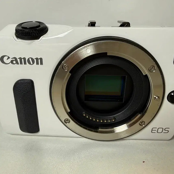 [SOLD OUT] 캐논 EOS M 18-55mm 미러리스 카메라