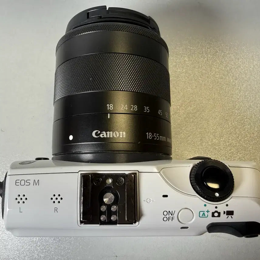 [SOLD OUT] 캐논 EOS M 18-55mm 미러리스 카메라