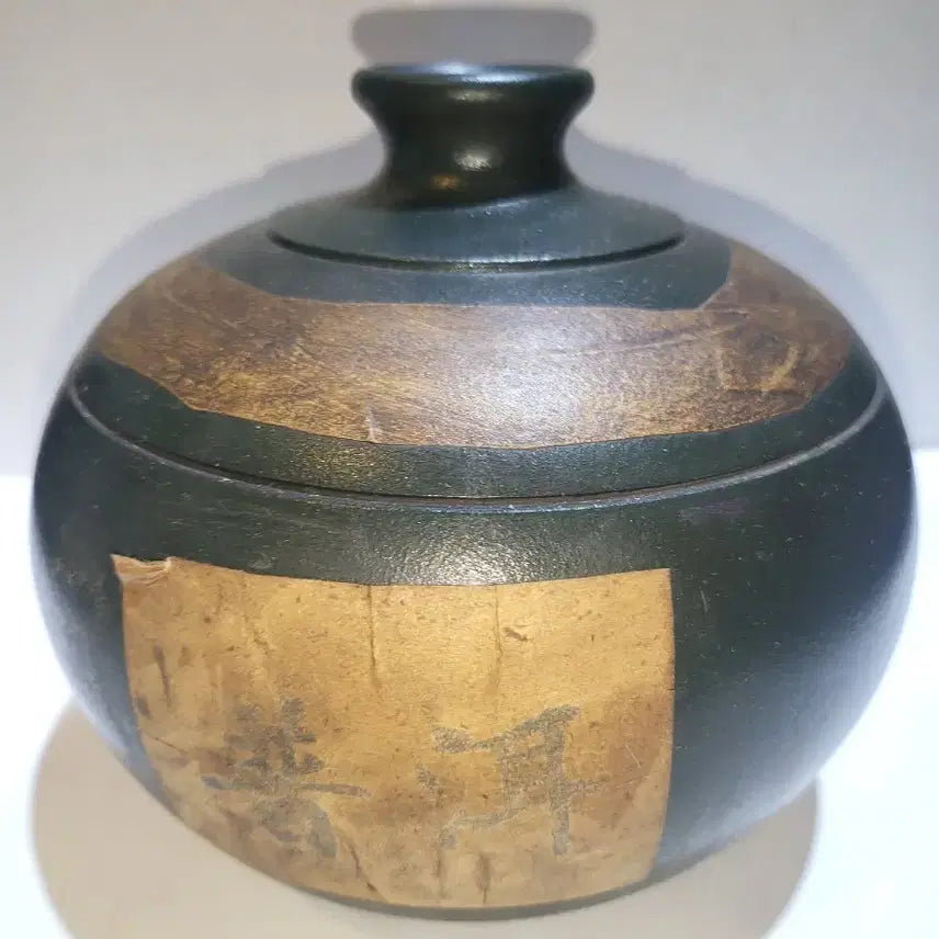 [BUNJANG] Celadon Tea Canister with Aged Pu-erh Tea / 녹니 찻통 보이차 숙차