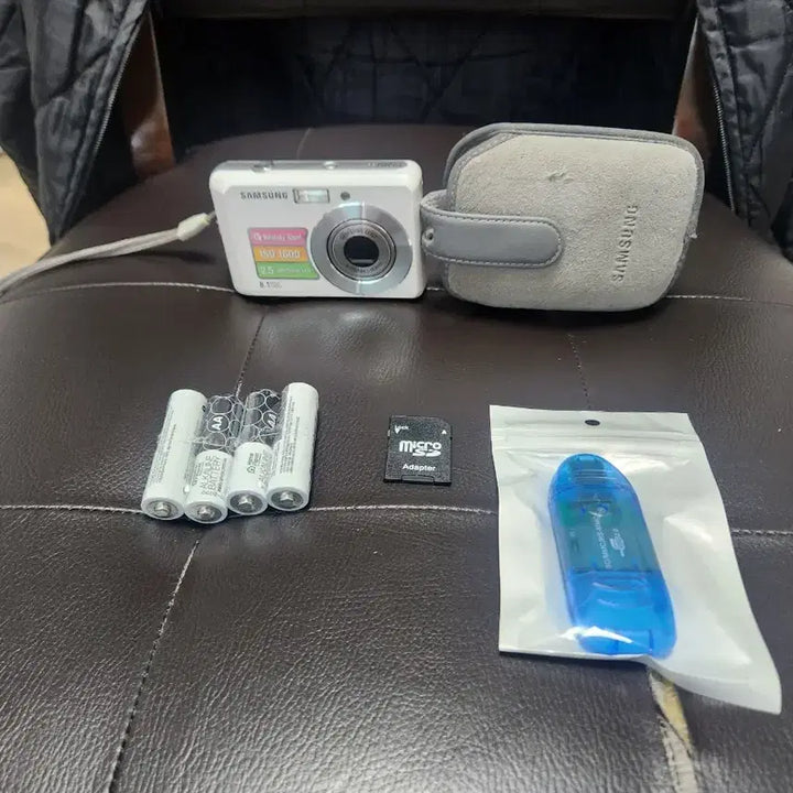 [BUNJANG] Samsung VLUU ES10 Digital Camera with 4GB Memory Card / 삼성디카 ES10 :4GB