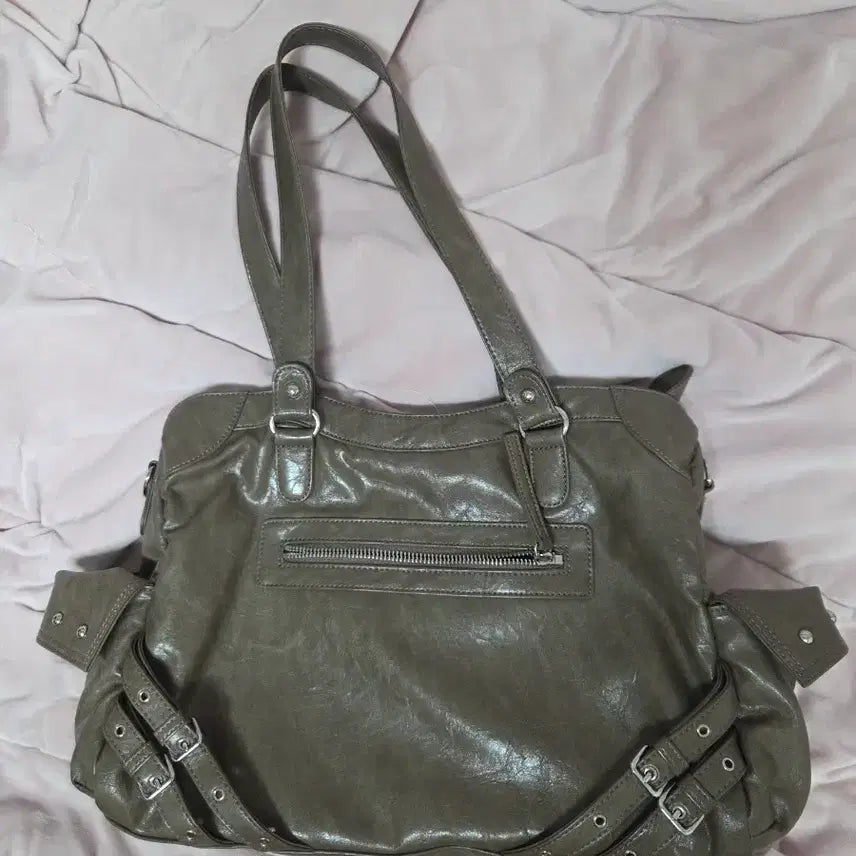 [SOLD OUT] 다이닛 STUD POCKET BIG BAG IN KHAKI