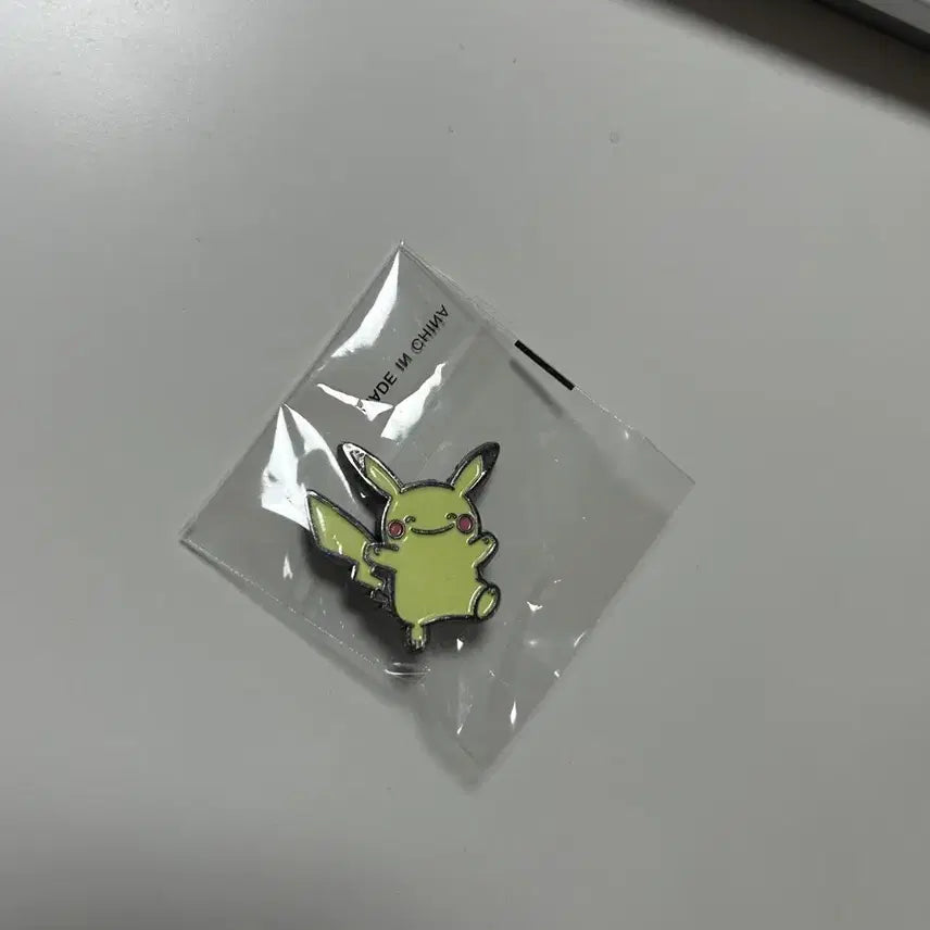 [BUNJANG] Vitagram Pikachu Badge / 비타그램 피카츄 뱃지