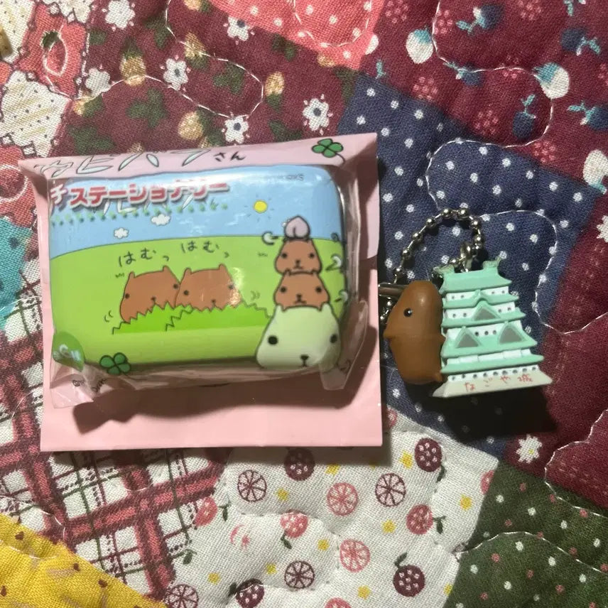 [BUNJANG] Classic Capybara Mini Tin Case with Charm / 고전 카피바라상 미니 틴케이스