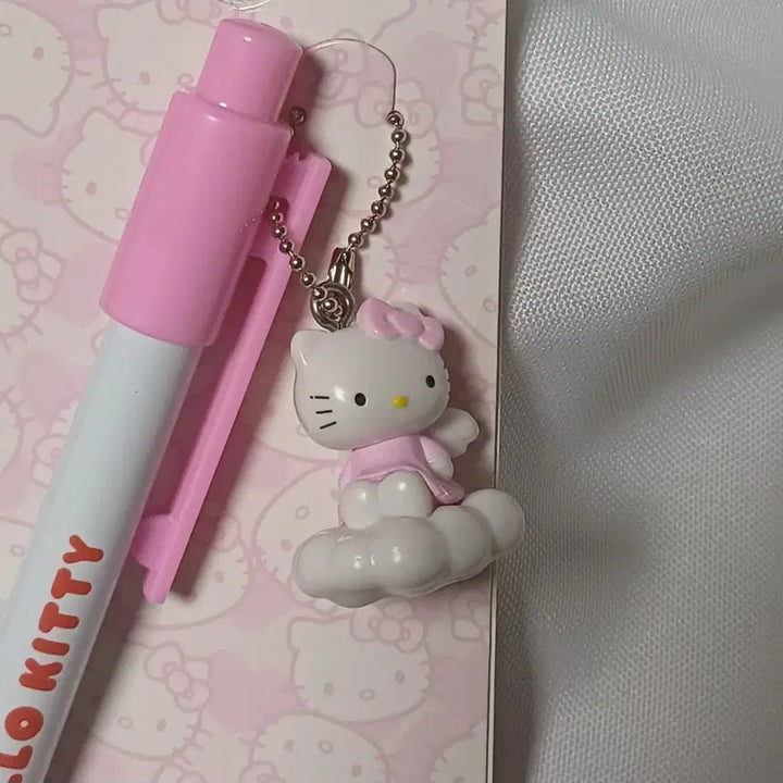 [BUNJANG] Hello Kitty 50th Anniversary Cloud Kitty Charm / [새상품] 헬로키티 50주년 구름탄 키티 구탄키 키링