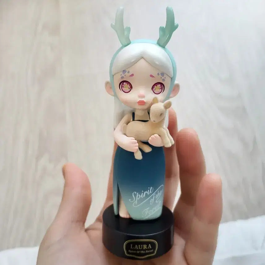 [SOLD OUT] 로라 피규어