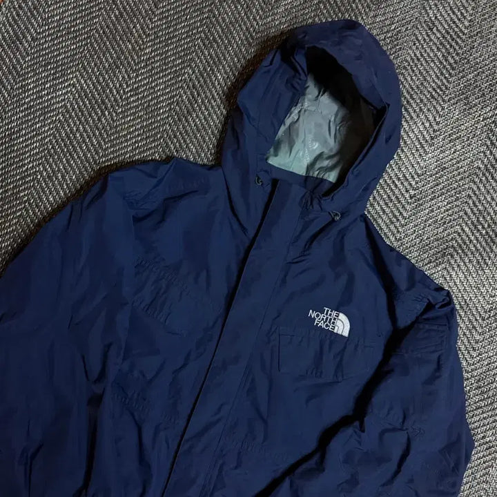 [BUNJANG] The North Face Hi-Event Jacket Navy S (90) / 노스페이스 하이벤트 자켓 네이비 S(90)