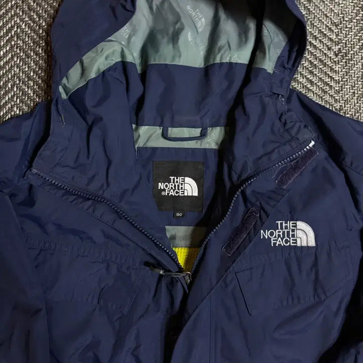 [BUNJANG] The North Face Hi-Event Jacket Navy S (90) / 노스페이스 하이벤트 자켓 네이비 S(90)
