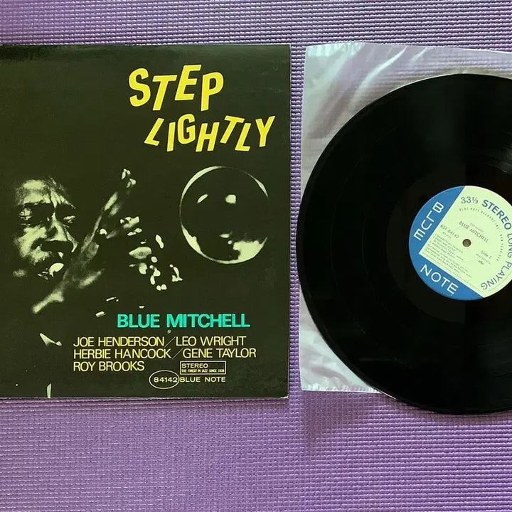 [BUNJANG] Blue Mitchell Step Lightly LP / [Jazz] 블루노트 Blue Mitchell LP