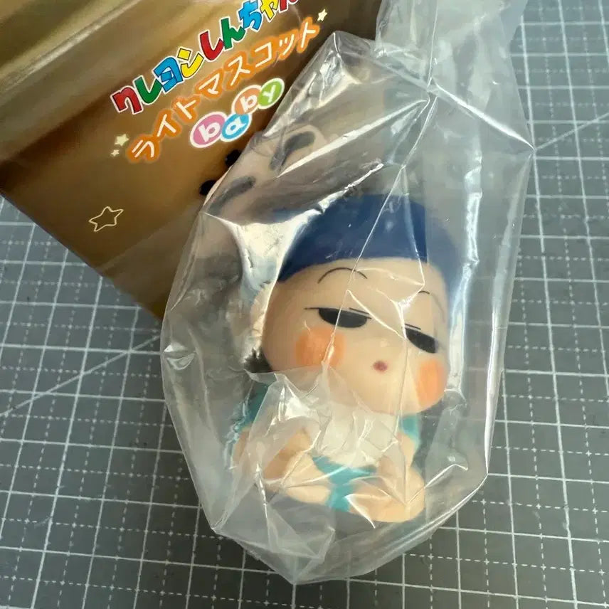 [BUNJANG] Shin-chan Crayon Shin-chan Figure Baby Mood Lamp / 짱구 피규어 인형뽑기 철수 베이비 무드등