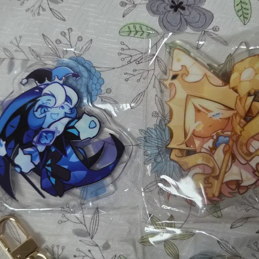 [BUNJANG] Cookie Run Kingdom Shadow Milk Pure Vanilla Cookie Acrylic Stand &amp; Keyring Bundle / 쿠키런 킹덤 쉐도우밀크 퓨어바닐라 쿠키 아크릴 스탠드 키링 비공굿 일괄