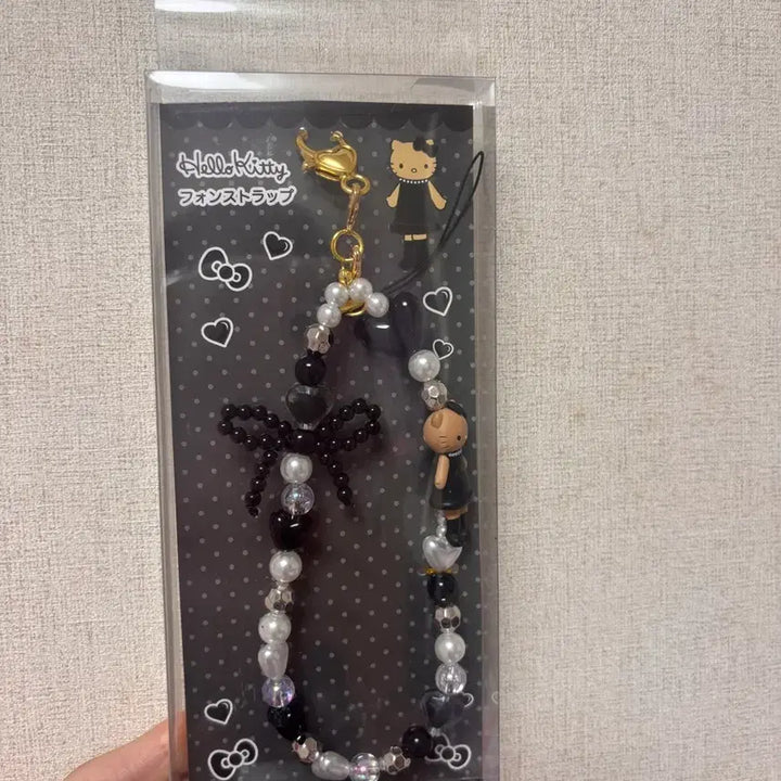 [BUNJANG] Sanrio Hello Kitty Style Up Beaded Strap / 산리오 헬로키티 키티 스타일업 비즈 스트랩