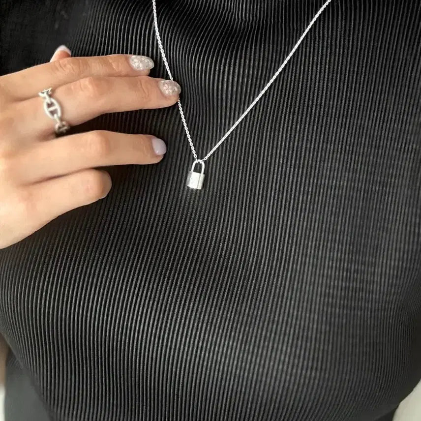 [BUNJANG] Louis Vuitton Silver Lockit Necklace / (정품) 루이비통 목걸이