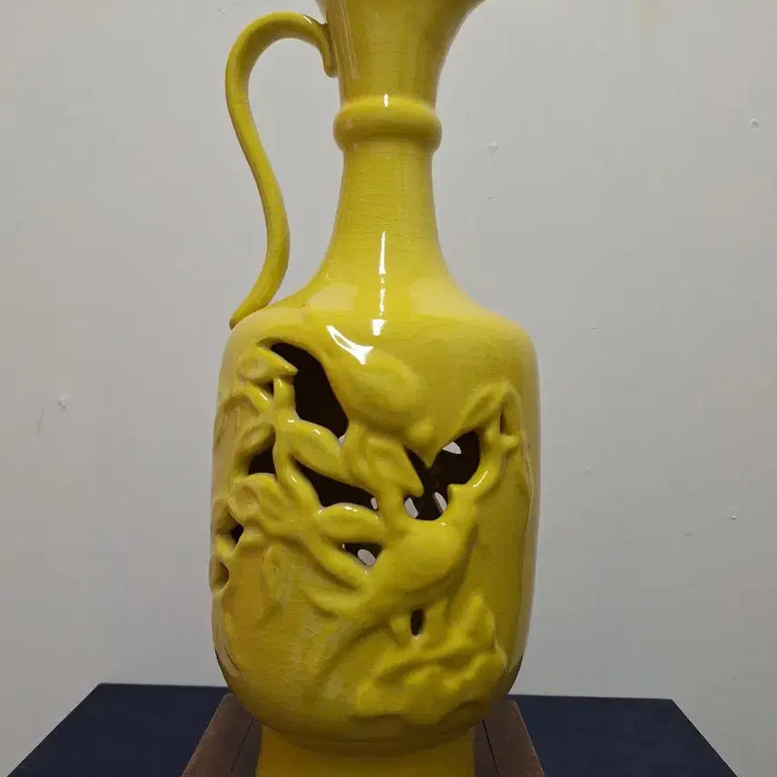 [BUNJANG] Chinese Antique Celadon Porcelain Yellow Ground Pierced Vase / 중국 도자기, 골동품, 황지투각화병