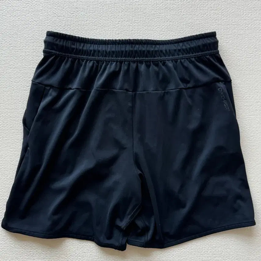 [SOLD OUT] 나이키 드라이핏 숏폼 L