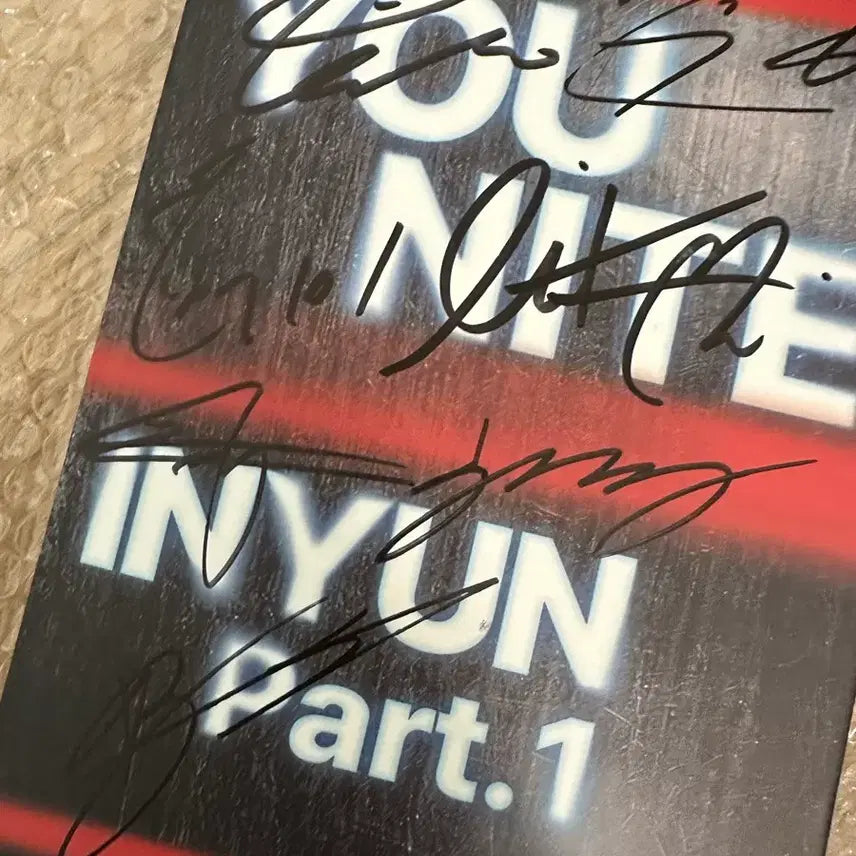 [BUNJANG] YOUNITE Autographed Album / 유나이트 친필사인 앨범