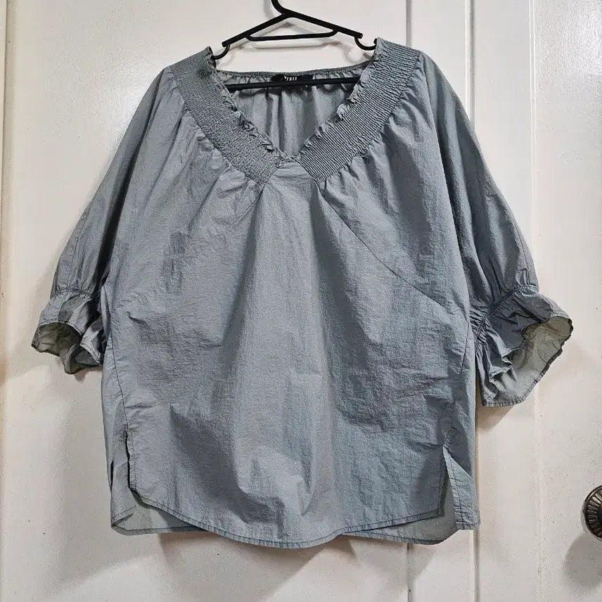 [BUNJANG] Viszt Nylon Blouse / 비지트 바스락나일론 블라우스