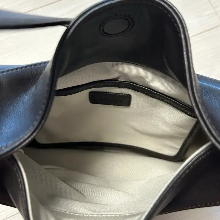[BUNJANG] Elba Tegeev Ostara Mini Bag / 엘바테게브 오스트라 미니 카카오