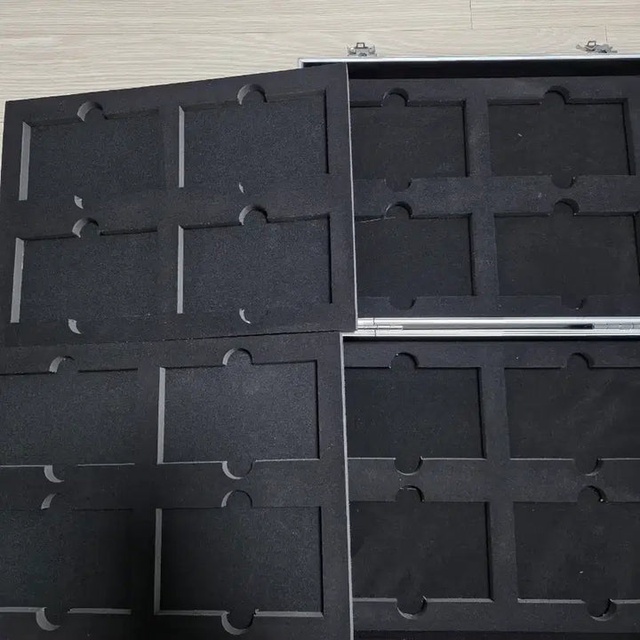 [BUNJANG] Pokemon PSA Graded Card Aluminum Hard Case (16 Slots) / 포켓몬 PSA 등급 카드 보관 알루미늄 하드케이스 (16칸)