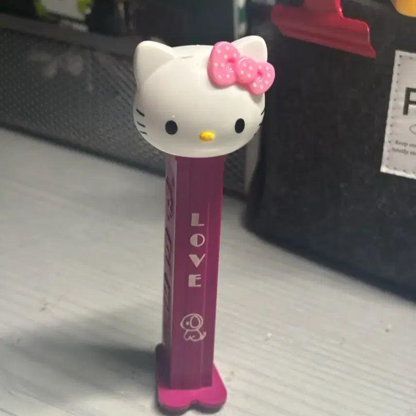 [BUNJANG] Hello Kitty Pez Candy Dispenser / 헬로키티 페즈 캔디 디스펜서