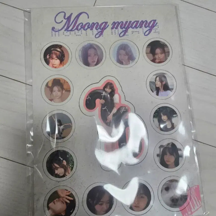 [BUNJANG] Kim Moong-myang Sealed Paper Magnet Goods / 미개봉 김뭉먕 페이퍼 마그넷 굿즈 판매
