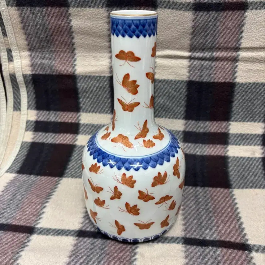 [BUNJANG] Gilt Enamel Floral Butterfly Vase / 금채 법랑 화접문 화병