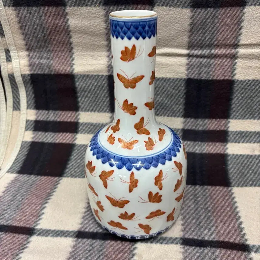 [BUNJANG] Gilt Enamel Floral Butterfly Vase / 금채 법랑 화접문 화병