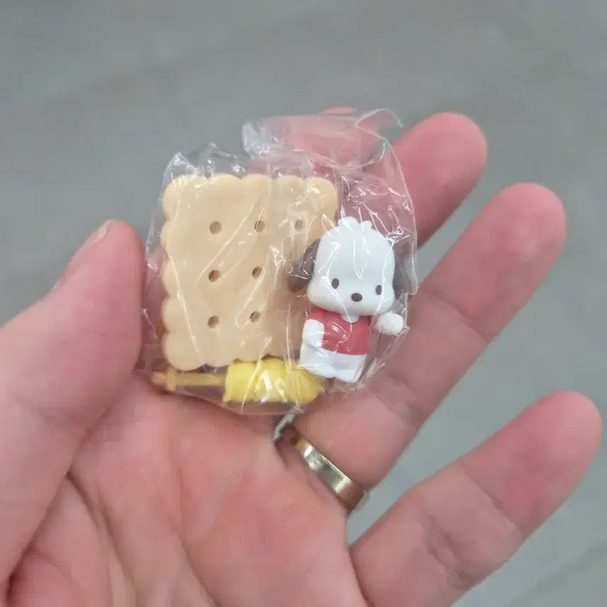 [BUNJANG] Sanrio Choco Egg Mini Figures - Pochacco &amp; My Melody / 산리오 초코에그 미니 피규어 팔아요  포챠코 1개 마멜 1개