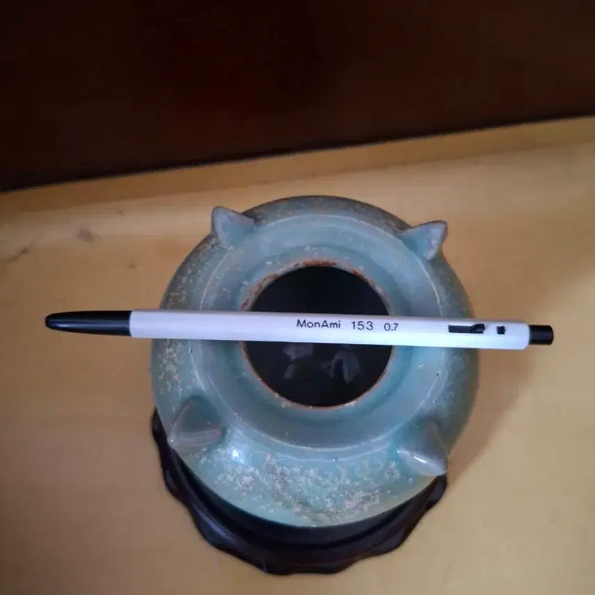 [BUNJANG] Antique Black and White Inlaid Celadon Incense Burner / 너무오래된 예쁜상감청자도자기