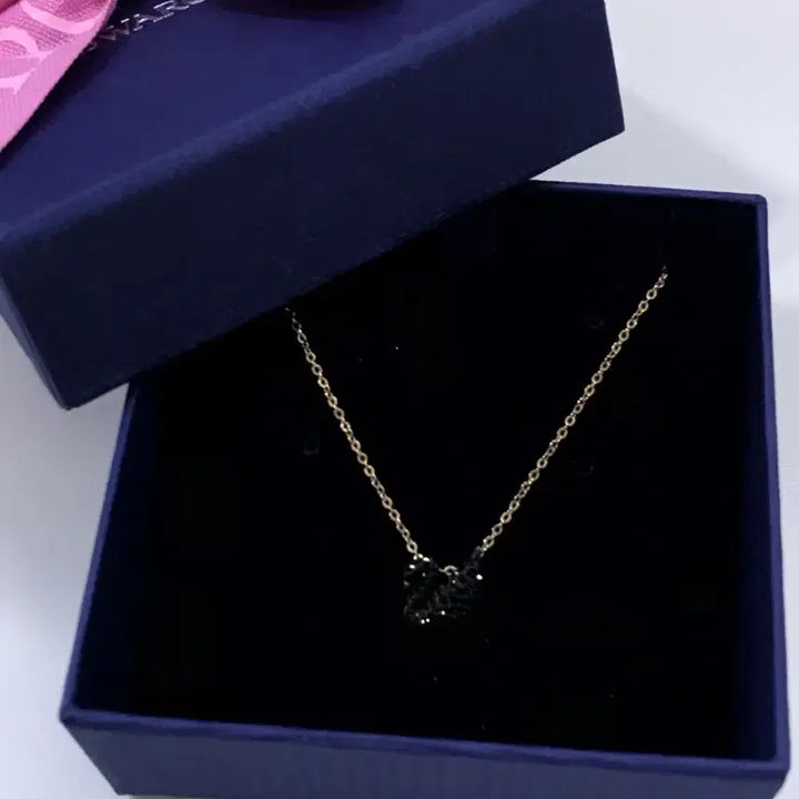 [BUNJANG] Swarovski Black Swan Necklace / 스와로브스키 블랙스완 목걸이