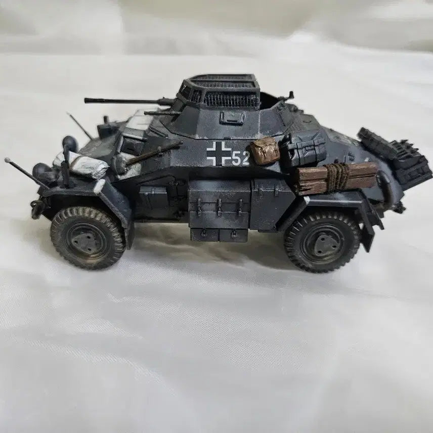 [BUNJANG] 1/35 Scale German Sd.Kfz.222 Armored Car Model Kit - Completed Build / 급처 처분 독일군 Sd.Kfz.222 장갑차 1/35 프라모델 완성작