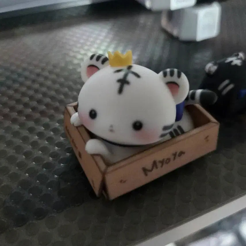 [BUNJANG] Myoya Mini Figure &amp; Artisan Keycap Bundle / 묘야님 미니피규어 및 아티산 키캡