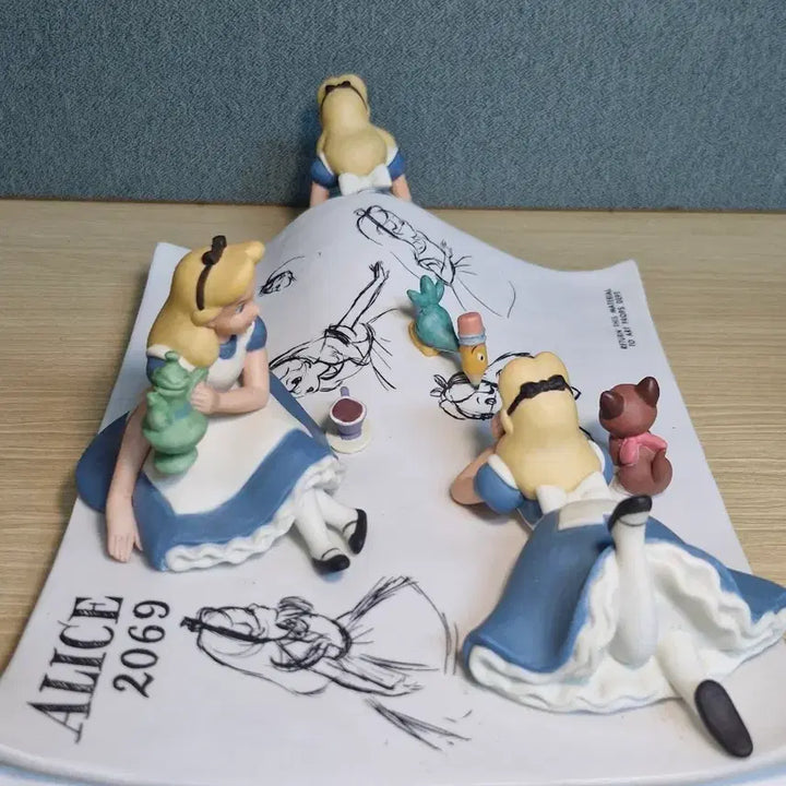 [BUNJANG] Disney Alice 50th Anniversary Figurine / (바로배송가능)디즈니 앨리스 50주년 피규어 피겨린