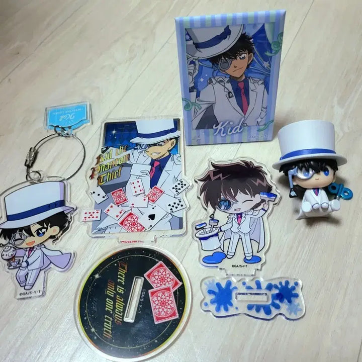 [BUNJANG] Kaito Kid Bundle Set Acrylic Stand, Acrylic Keychain, Mini Figure, Postcard / 괴도키드 굿즈일괄