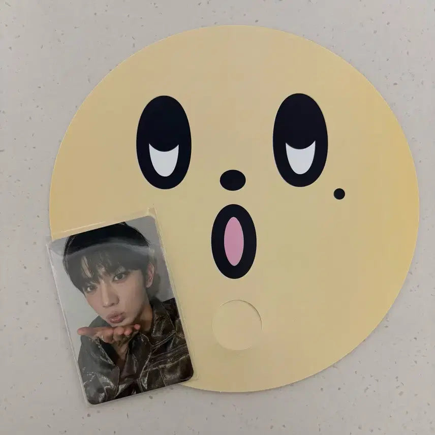 [BUNJANG] ANDW Yujin 3rd Week Studio Photocard + Fan Set / 앤더블 유승언 3주차 공방 포카 + 부채 세트 자이언톨 사녹 음방